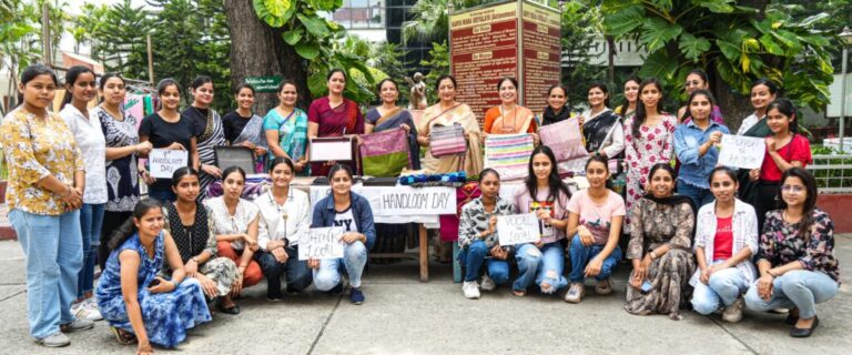 के.एम.वी. में मनाया गया राष्ट्रीय हैंडलूम दिवस