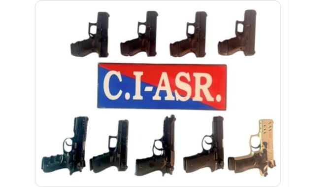 पाकिस्तान से जुड़े तीन हथियार तस्कर गिरफ्तार, नौ पिस्टल बरामद, गैंगस्टर शेरप्रीत तक पहुंचाना था असहला