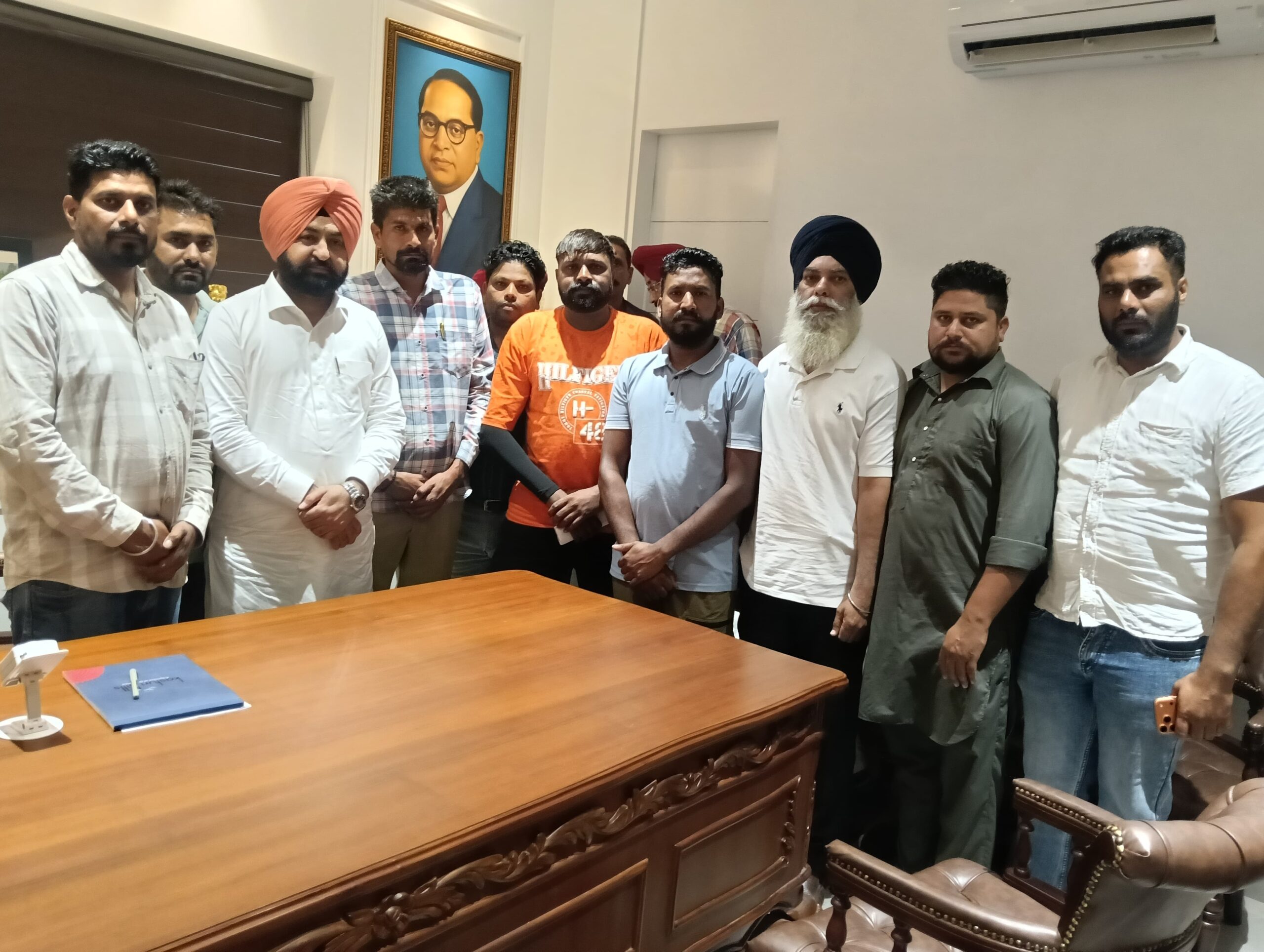 ਜਲ ਸਪਲਾਈ ਅਤੇ ਸੈਨੀਟੇਸ਼ਨ ਵਰਕਰ ਯੂਨੀਅਨ ਪੰਜਾਬ ਰਜਿ 26 ਦੀ ਜਲ ਸਪਲਾਈ ਮੰਤਰੀ ਹਰਦੀਪ ਸਿੰਘ ਮੁੰਡੀਆਂ ਨਾਲ ਹੋਈ ਮੀਟਿੰਗ