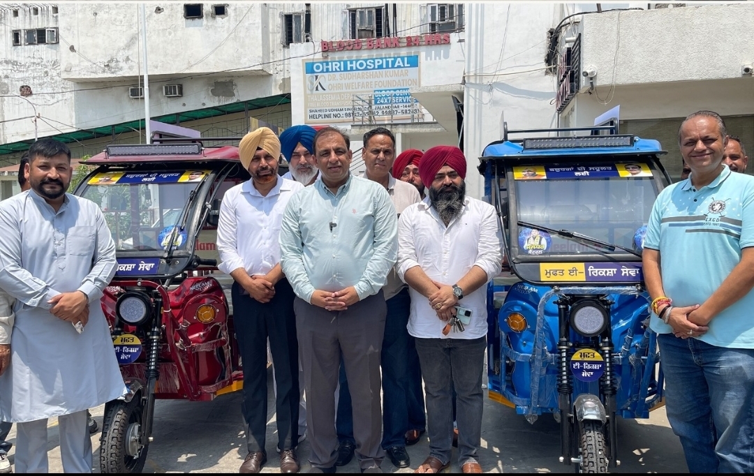 नितिन कोहली ने वरिष्ठ नागरिकों के लिए शुरू की निशुल्क ई-रिक्शा सेवा