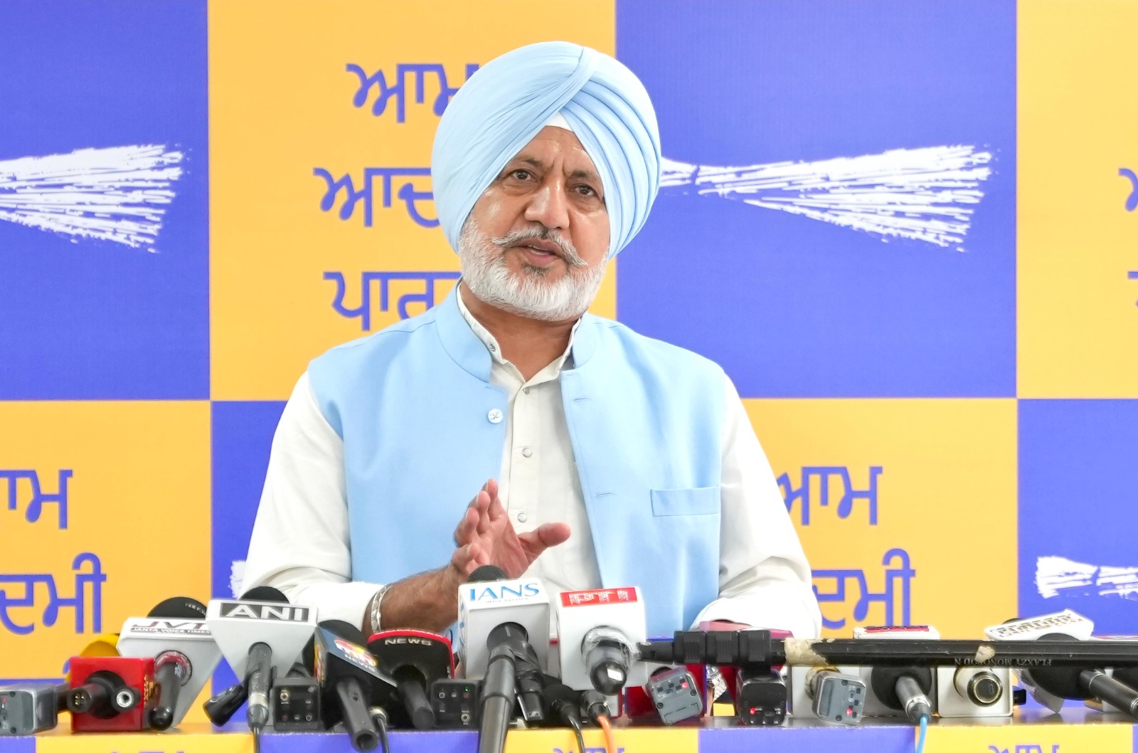 कांग्रेस, भाजपा और अकाली दल ने सीएम भगवंत सिंह मान को घेरने के लिए ‘टीम ए, बी, सी’ बना ली है क्योंकि उनके पास आप सरकार के कामों का कोई जवाब नहीं है: बलतेज पन्नू