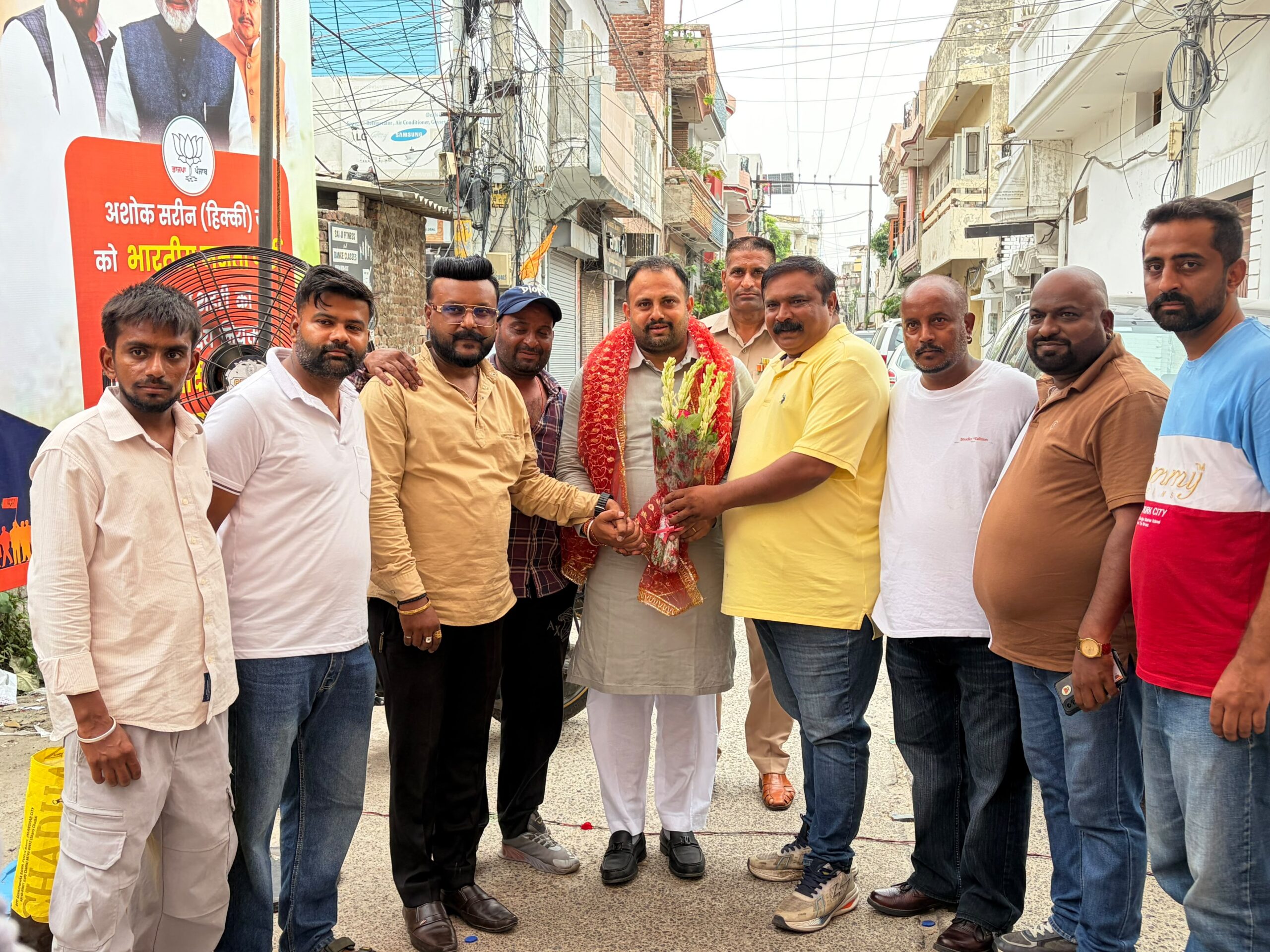 अशोक सरीन हिक्की को बधाई देने वालों का लगा तांता, वरिष्ठ भाजपा नेताओं से लिया आशीर्वाद