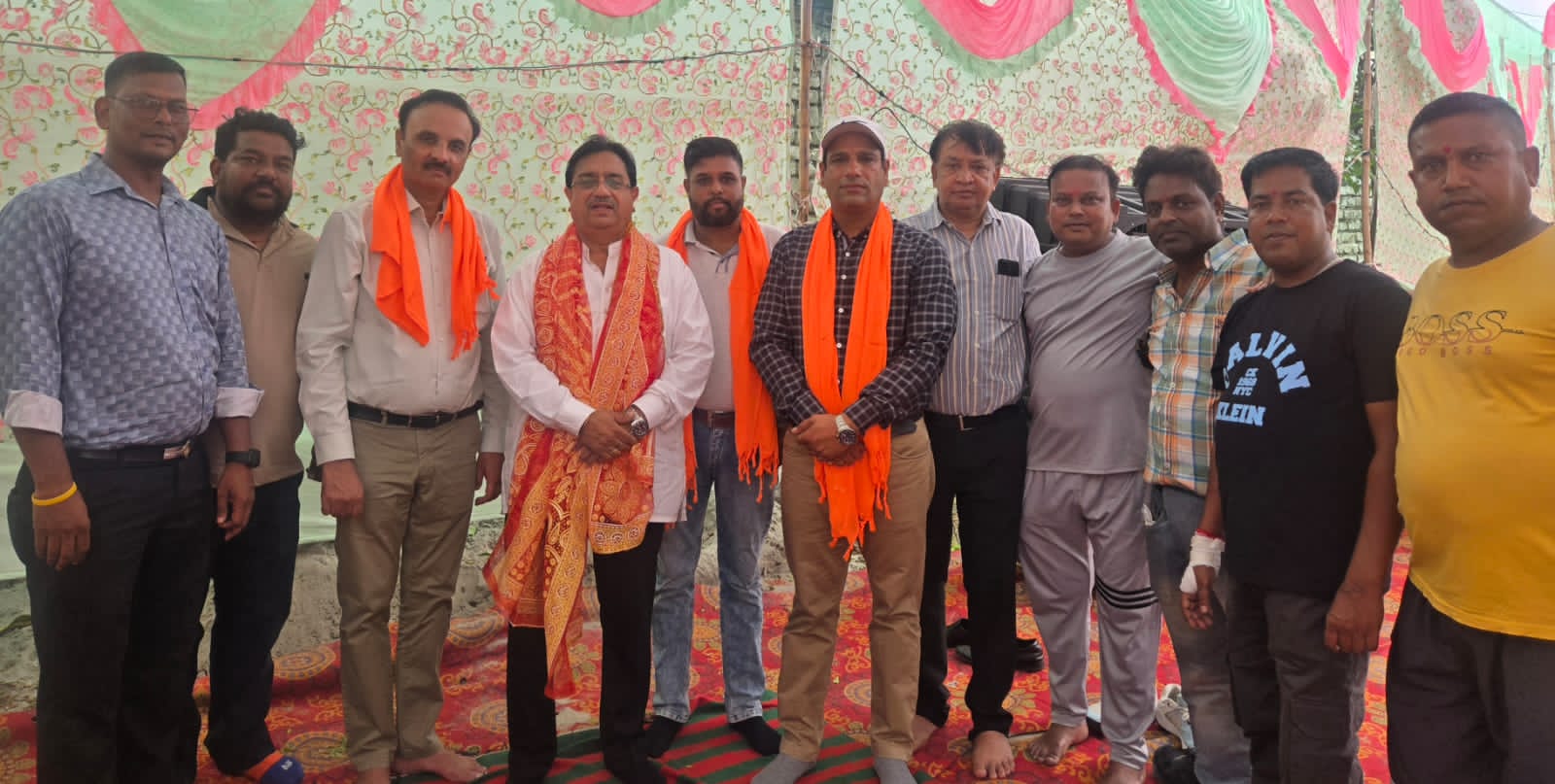 पासी परिवार द्वारा आयोजित माँ चिंतपूर्णी जी के चौथे महा भंडारे में पहुंचे भाजपा नेता राकेश राठौर